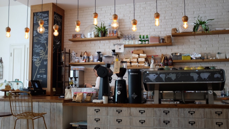 boutique-VILLECROZE-min_coffee_shop_light_cafe_coffee_shop-32620